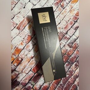 the Gold Professional 1” Flat Iron Preowned Excellent condition